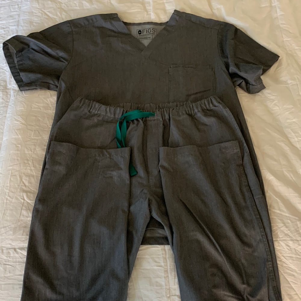 FIGS Men’s Large Gray scrubs set “Technical Collection” *FIGS logos removed